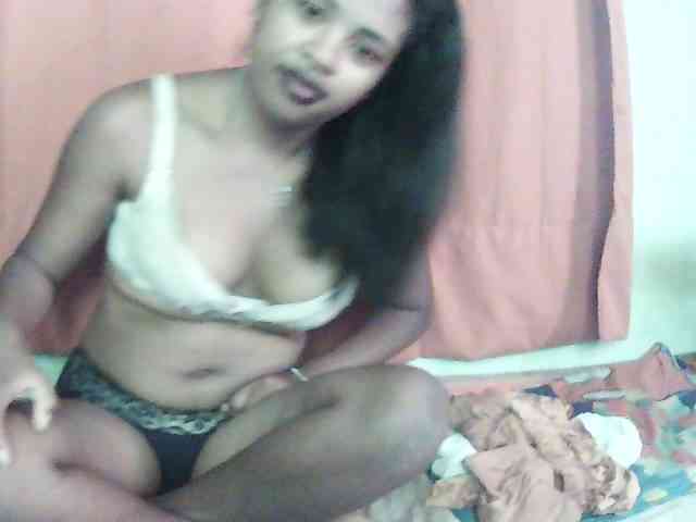 TriciaBella webcam