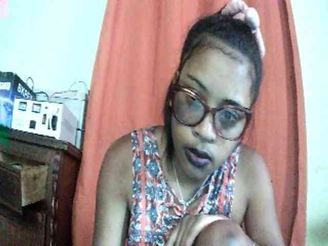 TriciaBella webcam