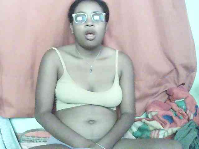 TriciaBella webcam