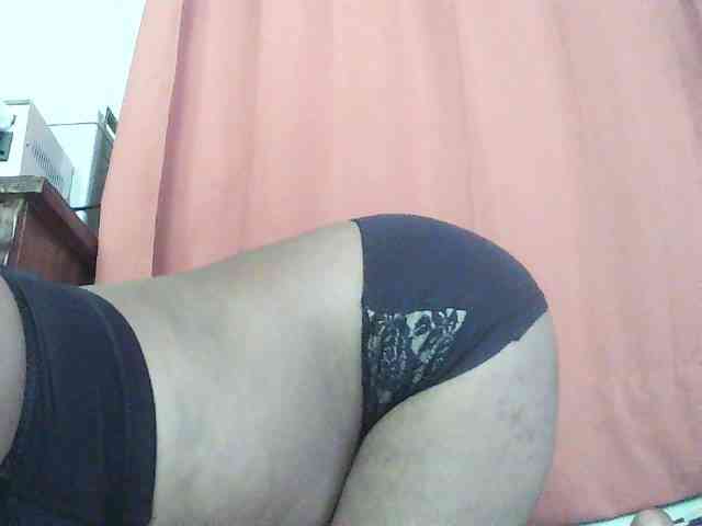 TriciaBella webcam