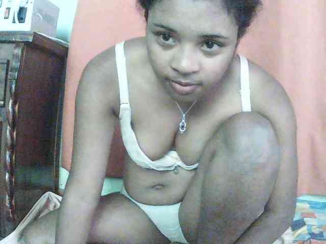 TriciaBella webcam