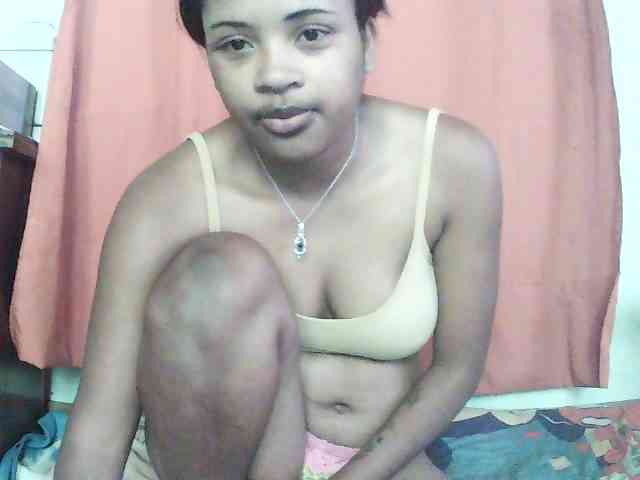 TriciaBella webcam