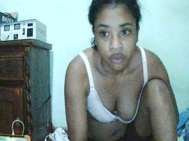 TriciaBella webcam