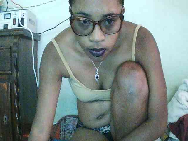 TriciaBella webcam