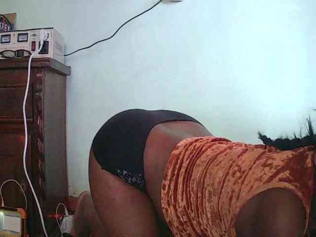 TriciaBella webcam