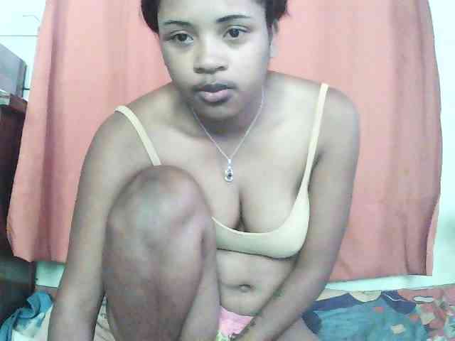 TriciaBella webcam