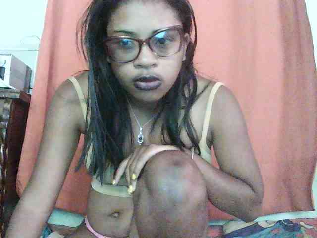 TriciaBella webcam