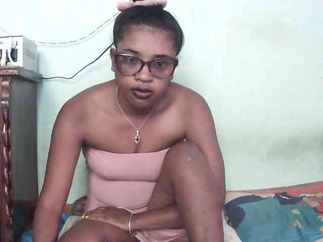 TriciaBella webcam