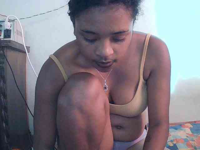 TriciaBella webcam