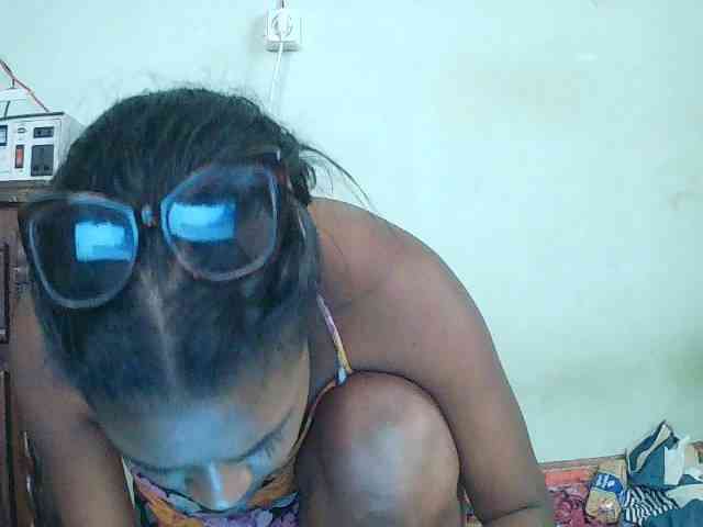 TriciaBella webcam
