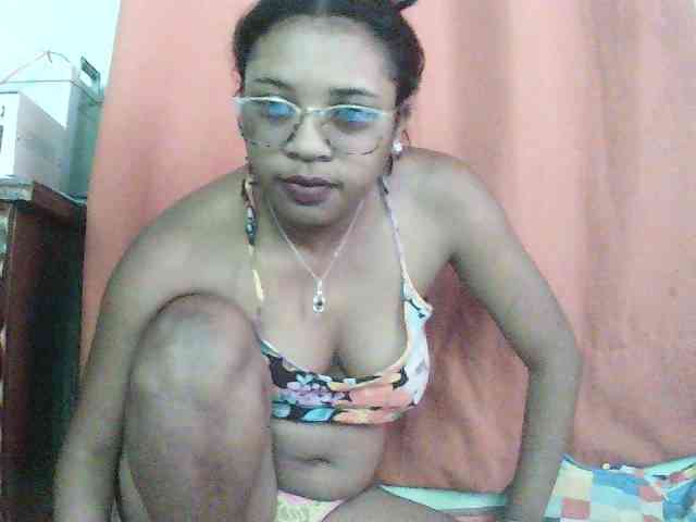 TriciaBella webcam