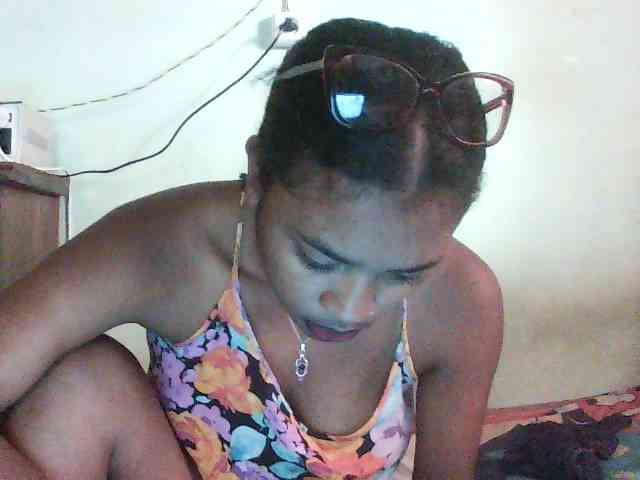 TriciaBella webcam
