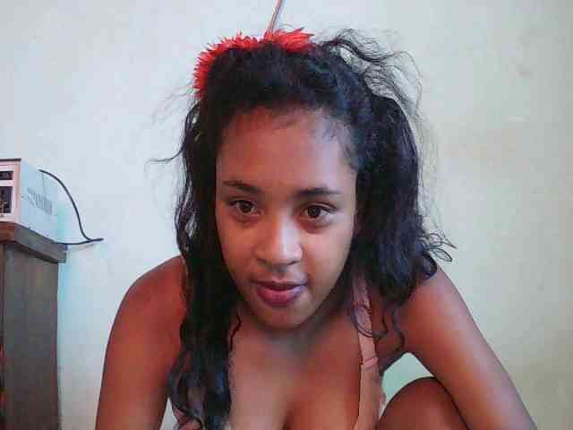 TriciaBella webcam