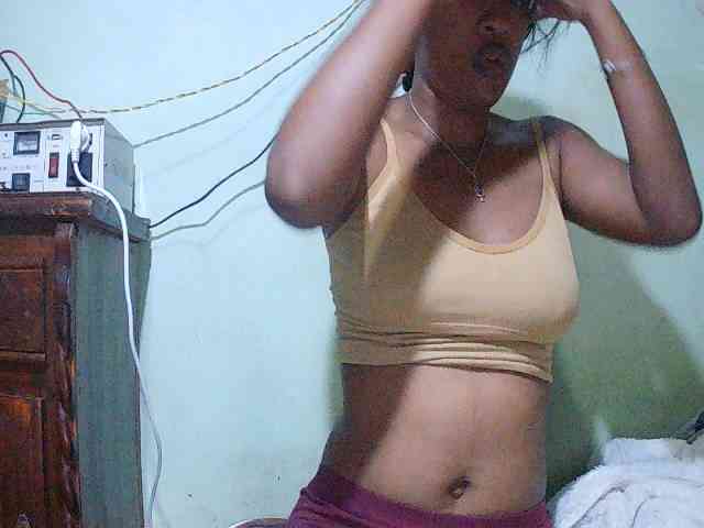 TriciaBella webcam