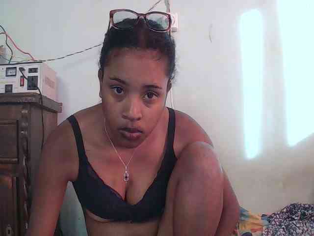 TriciaBella webcam