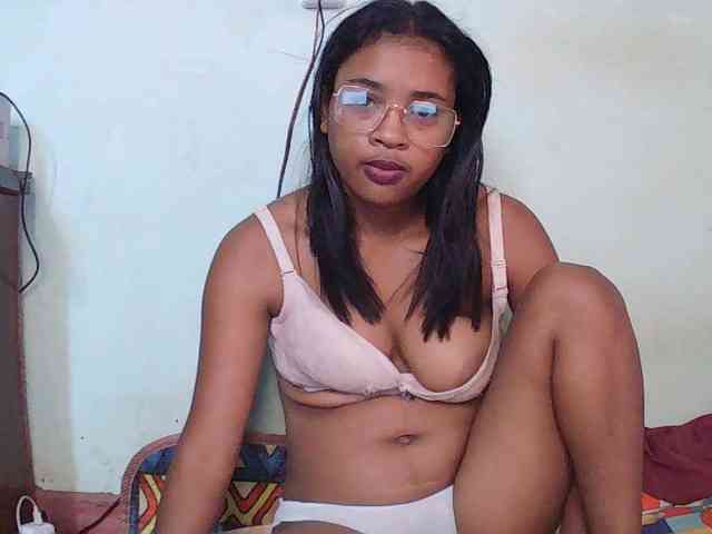 Model: TriciaBella
