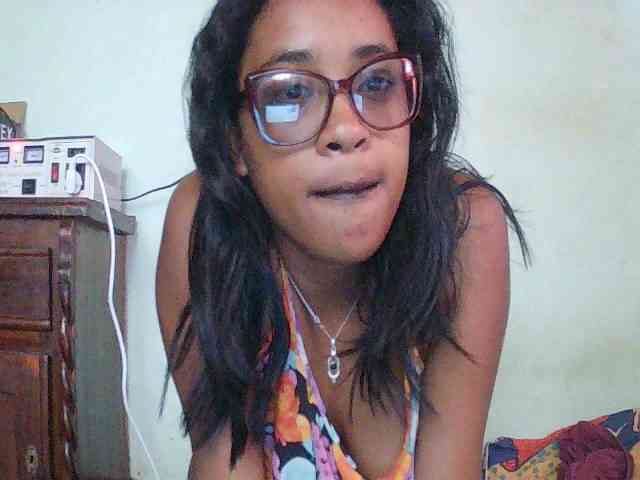 TriciaBella webcam