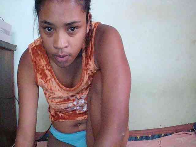 TriciaBella webcam