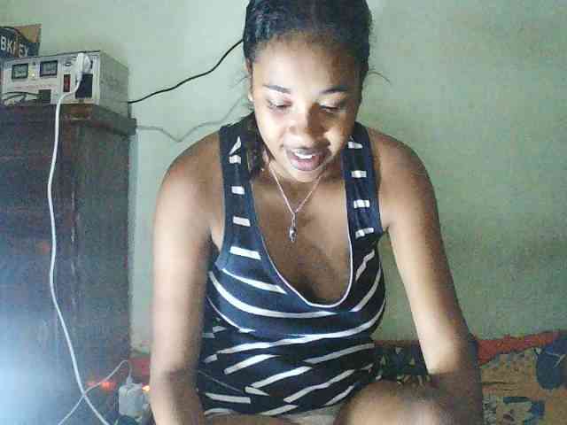 TriciaBella webcam