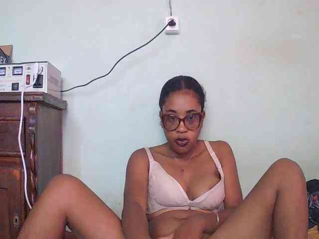 TriciaBella webcam
