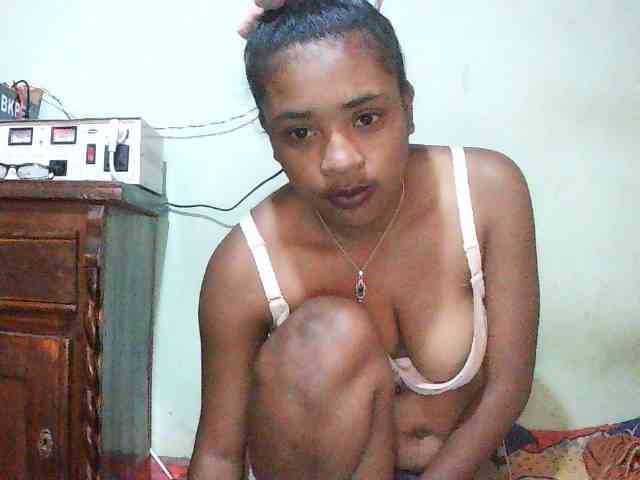 TriciaBella webcam