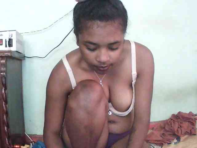 TriciaBella webcam