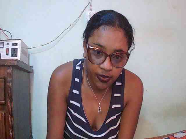 TriciaBella webcam