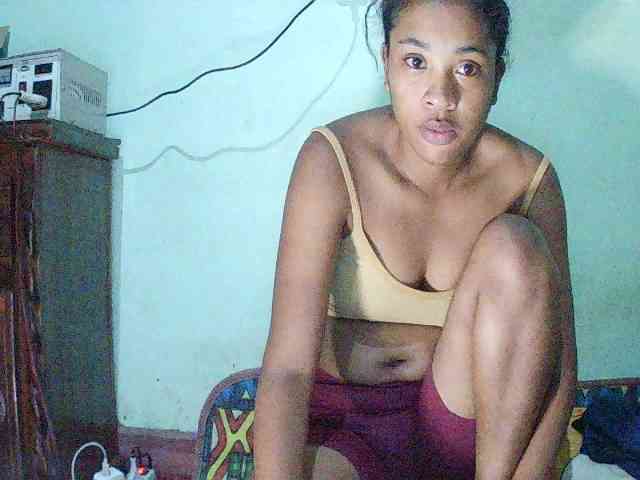 TriciaBella webcam