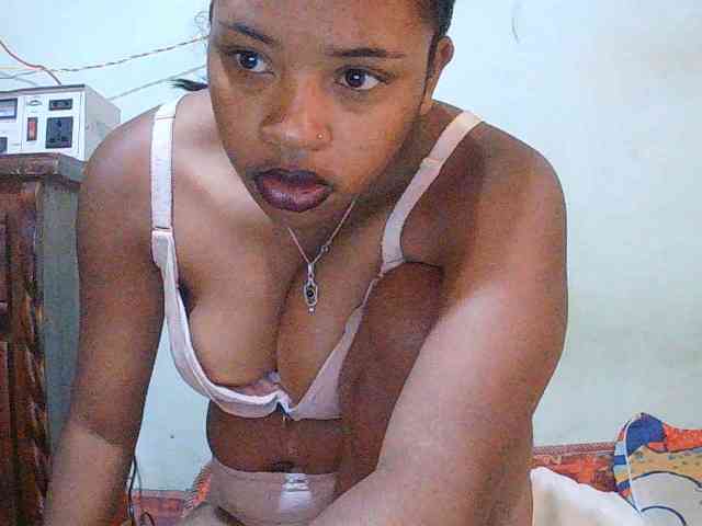 Modèle: TriciaBella