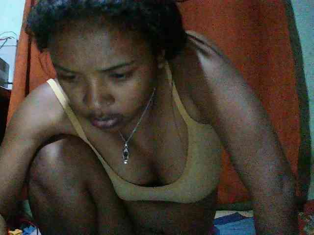 TriciaBella webcam