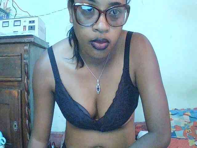 TriciaBella webcam