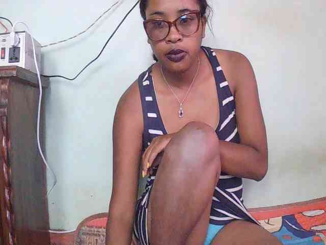 TriciaBella webcam