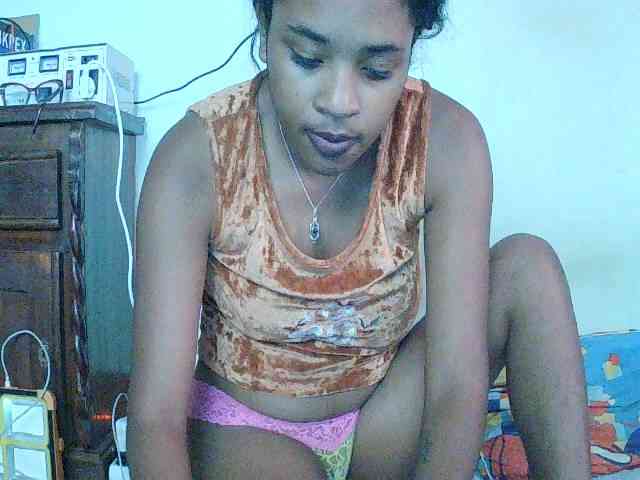 TriciaBella webcam