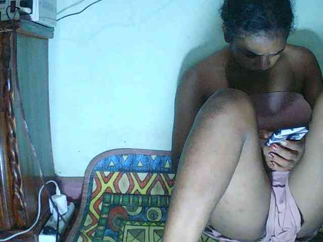 TriciaBella webcam