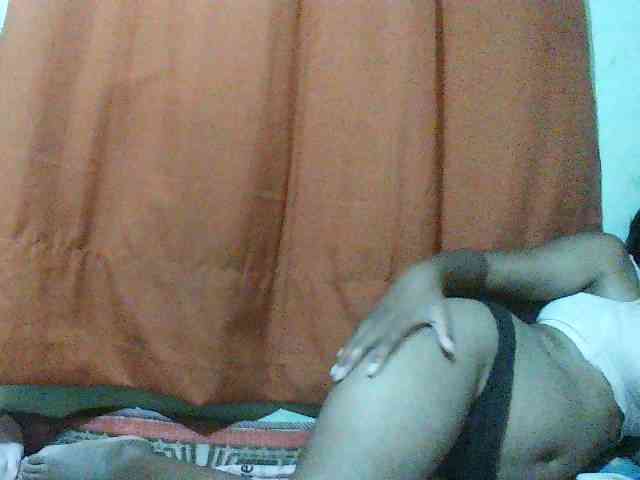 TriciaBella webcam