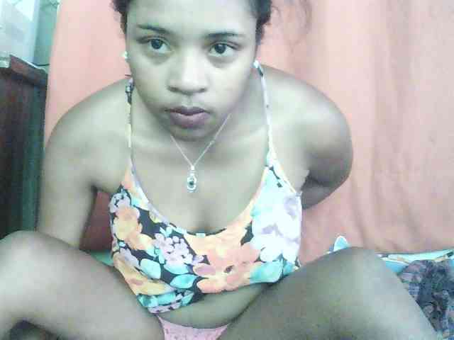 TriciaBella webcam