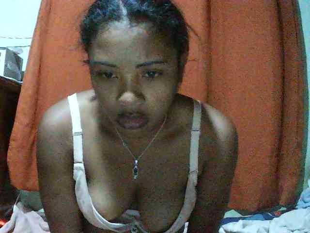 TriciaBella webcam
