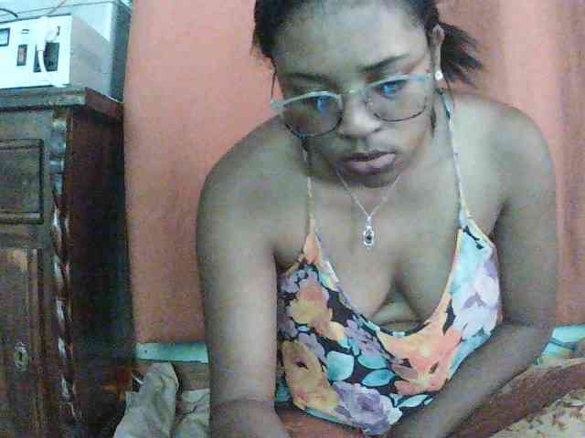 TriciaBella webcam