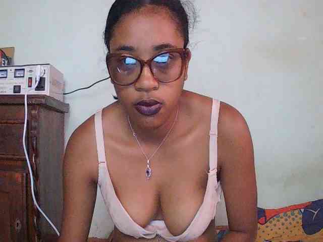 TriciaBella Live Webcam on BongaCams