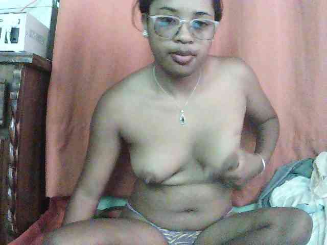 TriciaBella webcam