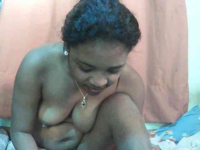 TriciaBella webcam
