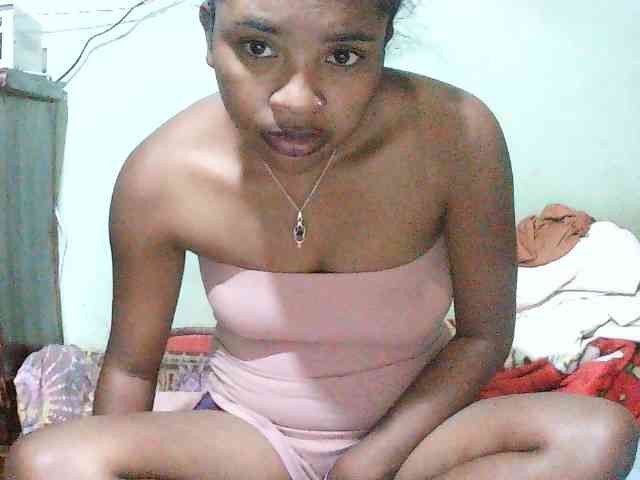 TriciaBella webcam