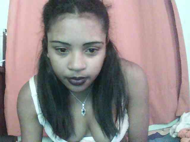TriciaBella webcam