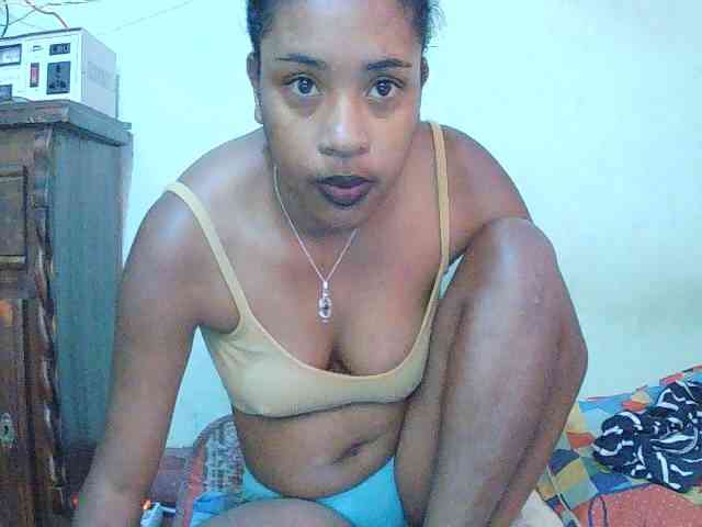 TriciaBella webcam