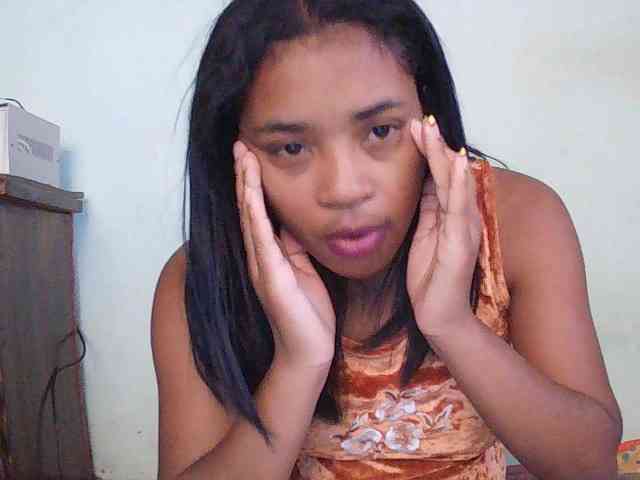 TriciaBella webcam