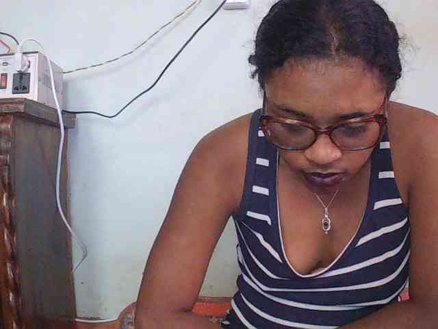 TriciaBella webcam