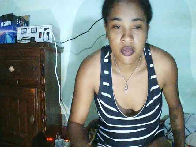 TriciaBella webcam