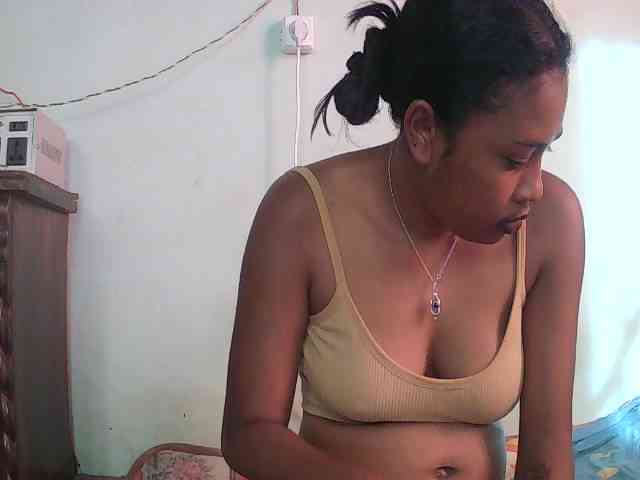 TriciaBella webcam