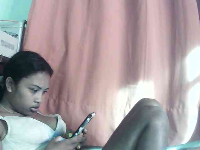 TriciaBella webcam