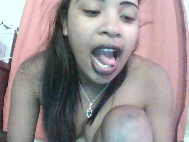 TriciaBella webcam